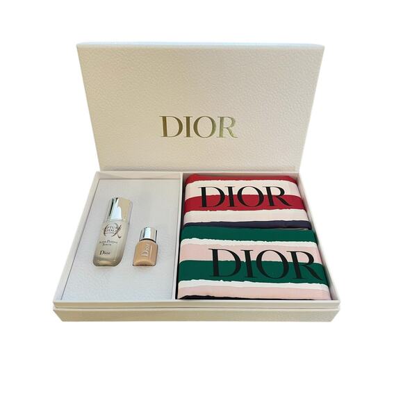 DIOR TRAVEL VIP SET CAPTURE TOTALE SERUM BACKSTAGE PRIMER 2 POUCHES BAGS - Picture 1 of 6